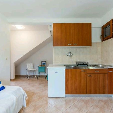 Apartments Bralic Вис Екстериор снимка