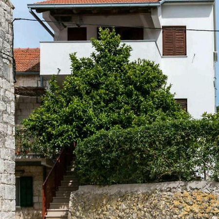 Apartments Bralic Вис Екстериор снимка