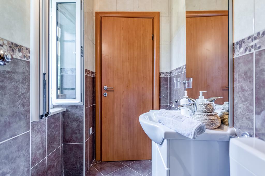 Apartments Bralic Вис Екстериор снимка