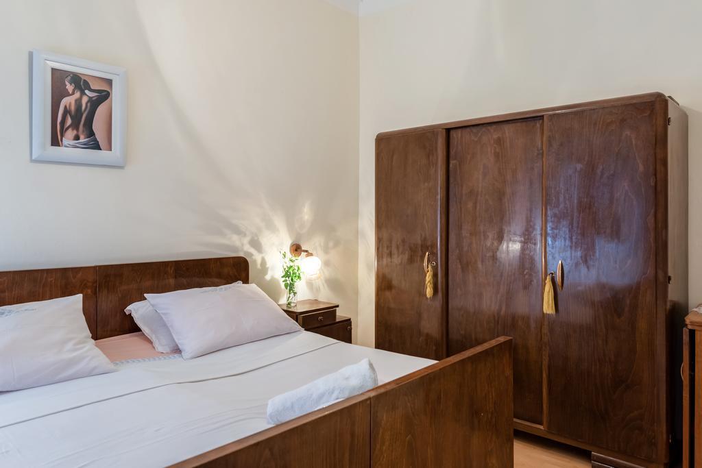 Apartments Bralic Вис Екстериор снимка