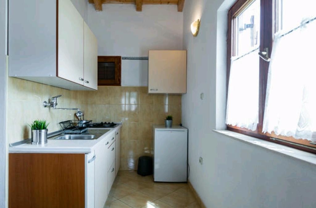 Apartments Bralic Вис Екстериор снимка