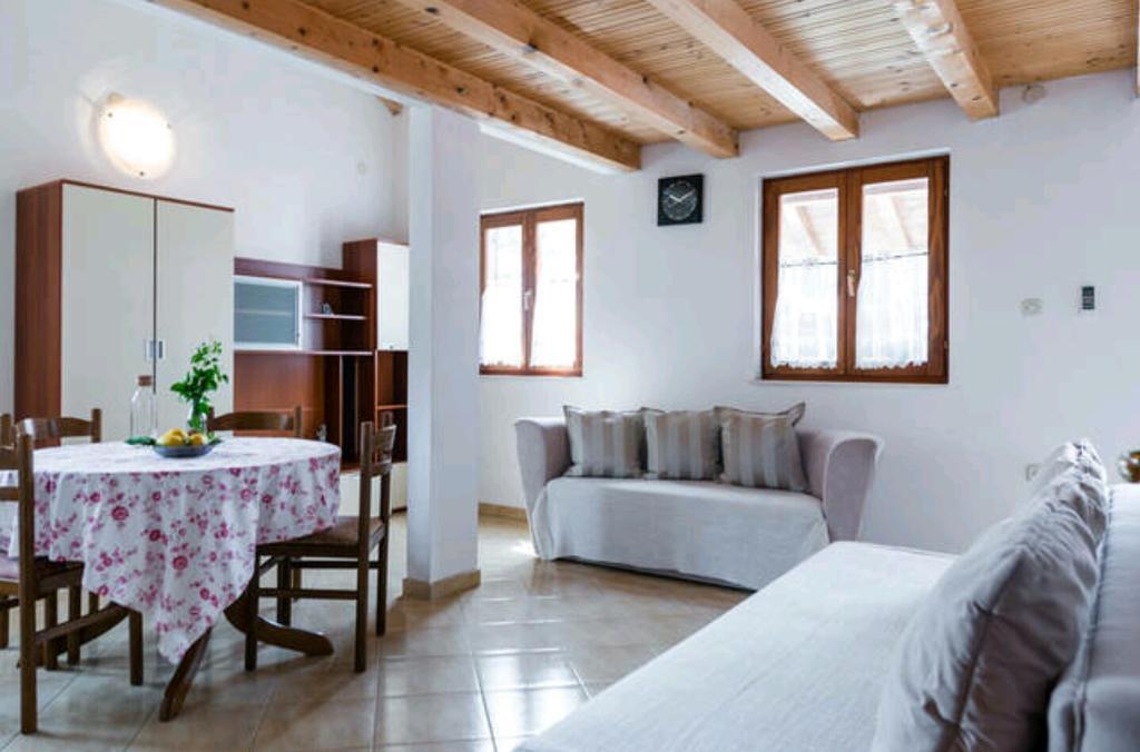 Apartments Bralic Вис Екстериор снимка